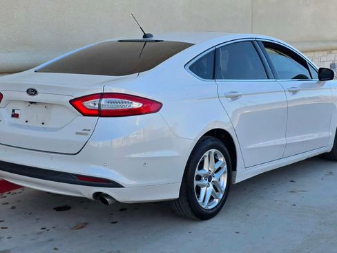 Used 2013 Ford Fusion SE image 3