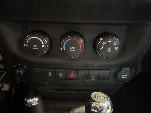 Used 2013 Jeep Wrangler Unlimited Sahara w/ Trailer Tow Group image 19