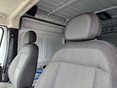 Used 2023 RAM ProMaster 2500 FWD image 14