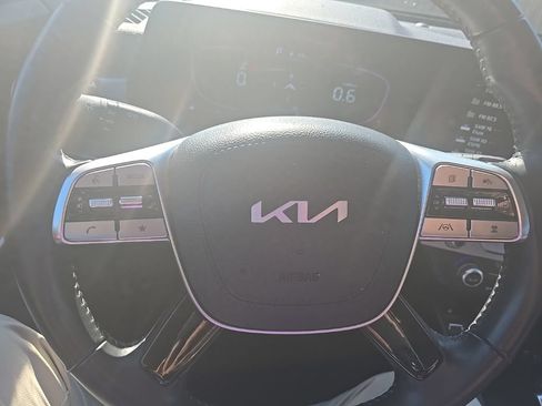 Used 2025 Kia Telluride S AWD/4WD image 12