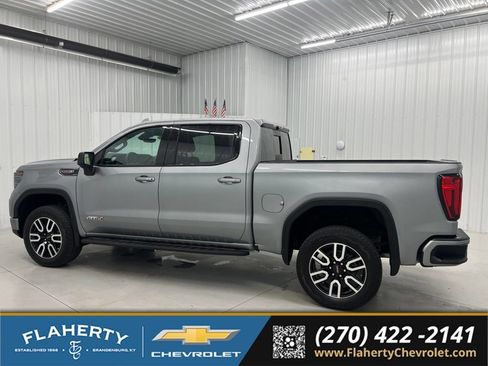 Used 2025 GMC Sierra 1500 AT4 w/ AT4 Premium Package AWD/4WD image 5