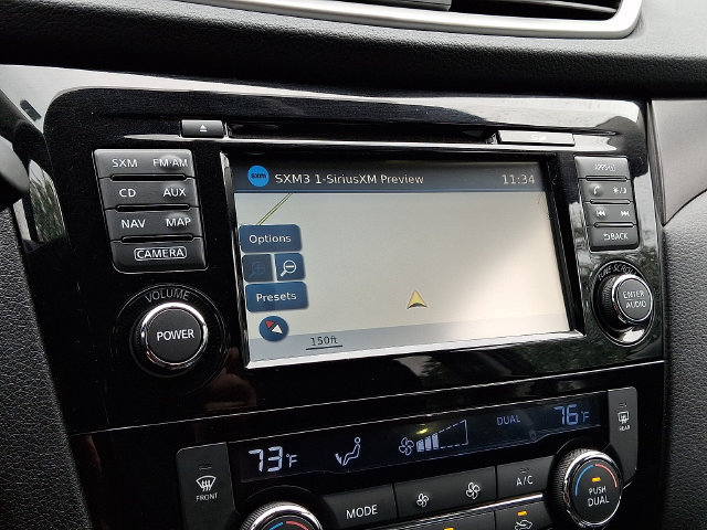 Used 2014 Nissan Rogue SV w/ SV Premium Package AWD/4WD image 16