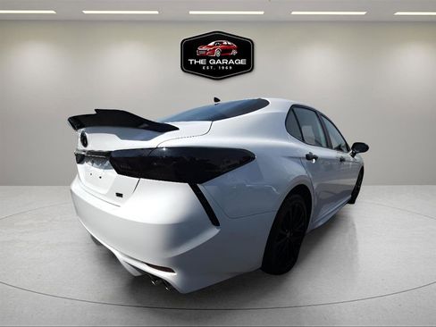 Used 2020 Toyota Camry SE FWD image 4