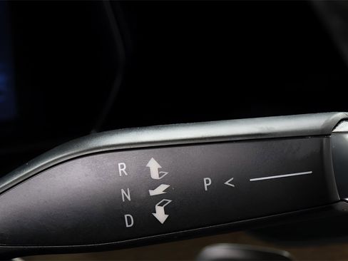 Used 2025 Chevrolet Tahoe High Country image 17