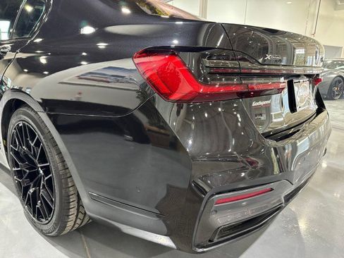 Used 2020 BMW 750i xDrive w/ Executive Package image 28