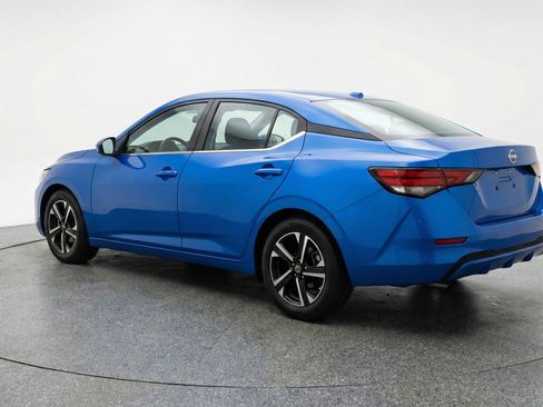 Used 2025 Nissan Sentra SV image 6