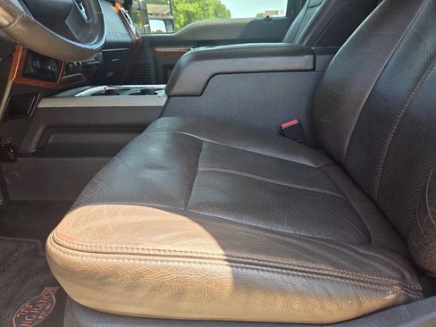 Used 2015 Ford F250 King Ranch w/ FX4 Off-Road Package AWD/4WD image 10