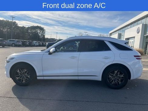 Used 2022 Genesis GV70 2.5T w/ Advanced Package image 9