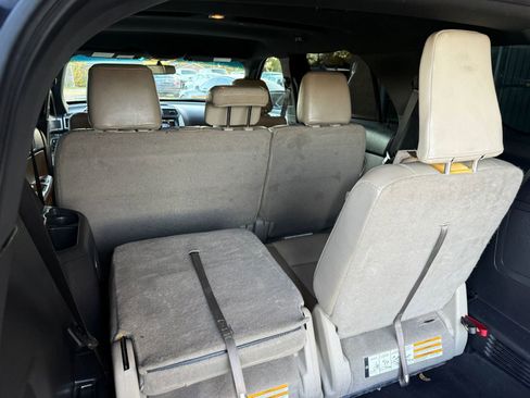 Used 2012 Ford Explorer XLT image 10