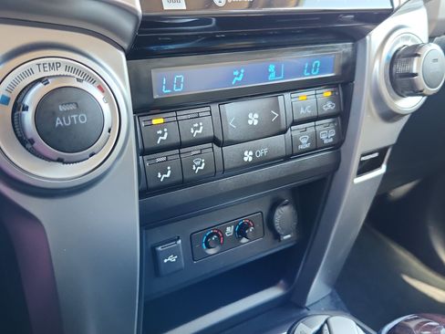 Used 2021 Toyota 4Runner Limited image 21