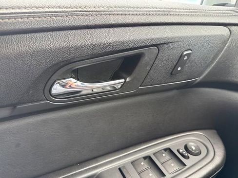 Used 2015 Chevrolet Traverse LT FWD image 27