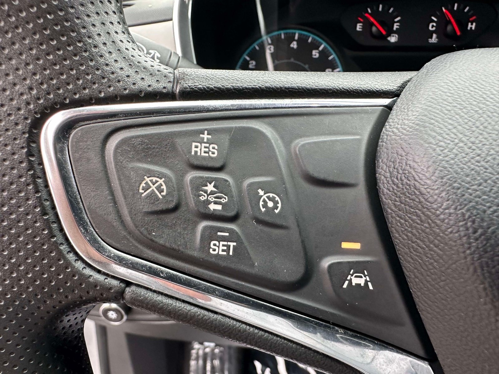 Used 2020 Chevrolet Equinox LS w/ LS Convenience Package AWD/4WD image 16