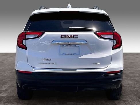 Used 2024 GMC Terrain SLE w/ Driver Convenience Package AWD/4WD image 4