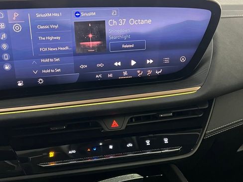 Used 2025 Buick Envision Sport Touring image 17