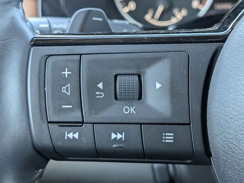 Used 2022 Nissan Pathfinder Platinum w/ Cargo Package image 24