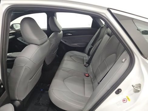Used 2019 Toyota Avalon Limited image 30