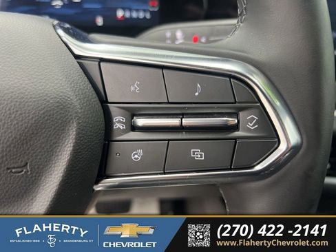Used 2026 Chevrolet Equinox LT AWD/4WD image 24