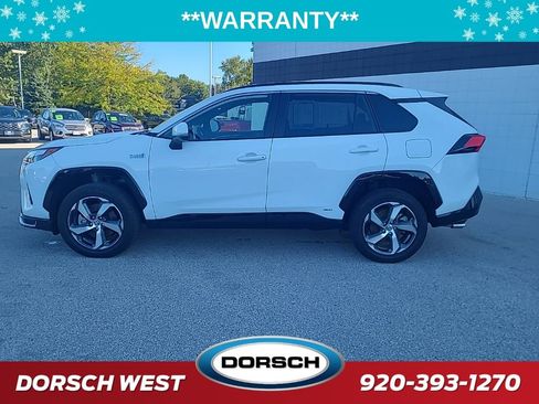 Used 2023 Toyota RAV4 SE image 2