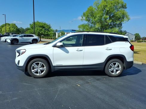 Used 2020 GMC Terrain SLE w/ Driver Convenience Package AWD/4WD image 6
