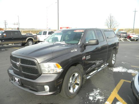Used 2014 RAM 1500 Express AWD/4WD image 3