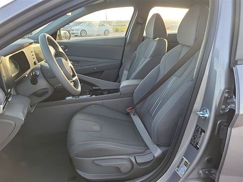 Used 2026 Hyundai Elantra Hybrid FWD image 6