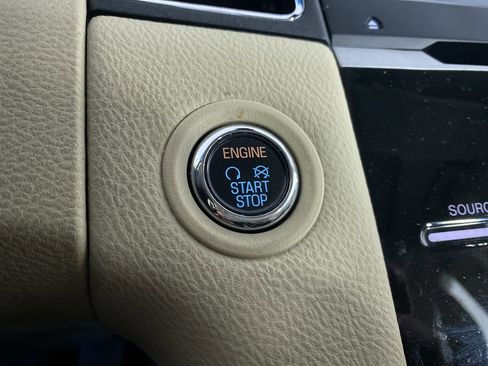 Used 2018 Ford Taurus Limited w/ Driver Assist Package image 8