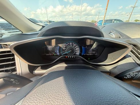 Used 2016 Ford C-MAX SEL w/ Equipment Group 301A FWD image 17