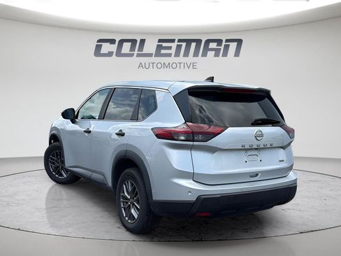 Used 2024 Nissan Rogue S AWD/4WD image 3