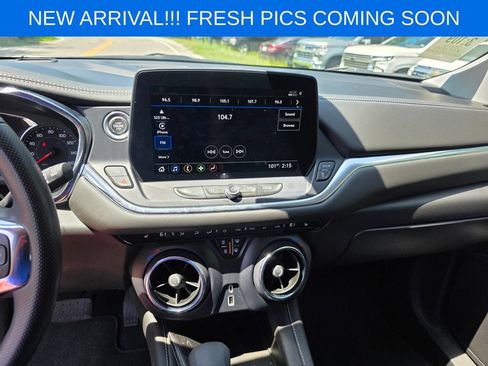 Used 2025 Chevrolet Blazer LT FWD image 10