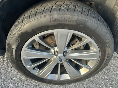 Used 2018 Ford Explorer Limited AWD/4WD image 19