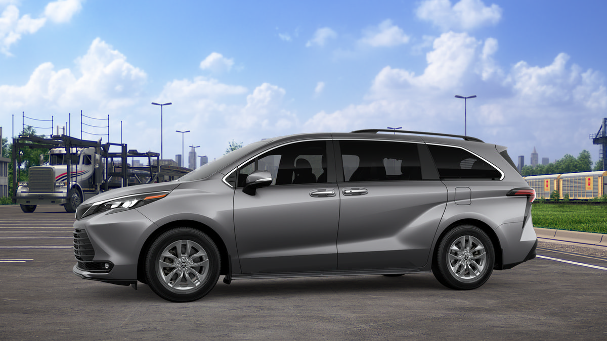 New 2026 Toyota Sienna XLE AWD/4WD image 3