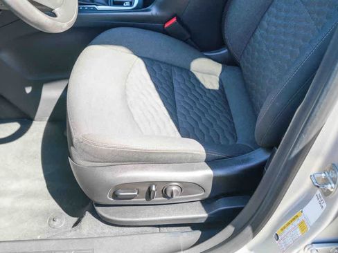 Used 2020 Chevrolet Equinox LT FWD image 20