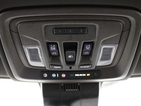 Used 2024 Chevrolet Silverado 3500 LT w/ Convenience Package RWD image 18