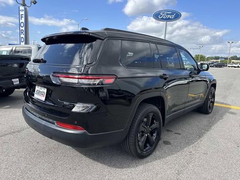 Used 2022 Jeep Grand Cherokee L Limited w/ Luxury Tech Group II image 5