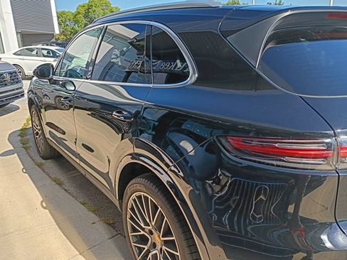 Used 2019 Porsche Cayenne AWD/4WD image 5