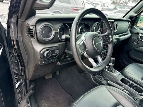 Used 2023 Jeep Wrangler Unlimited Sahara w/ Cold Weather Group image 10