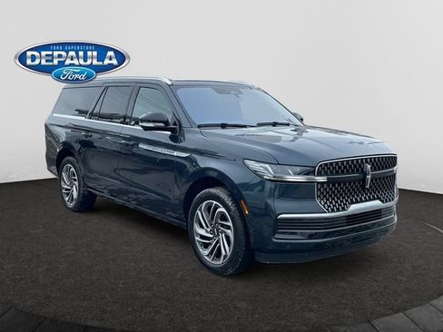 Used 2025 Lincoln Navigator L Reserve image 9