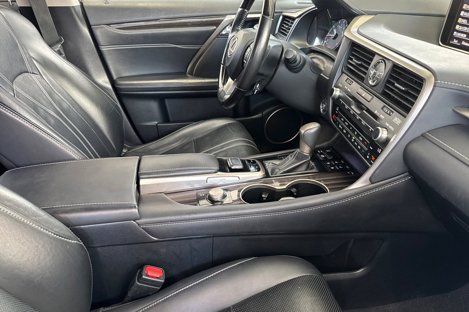 Used 2019 Lexus RX 350L Luxury w/ Accessory Package AWD/4WD image 20
