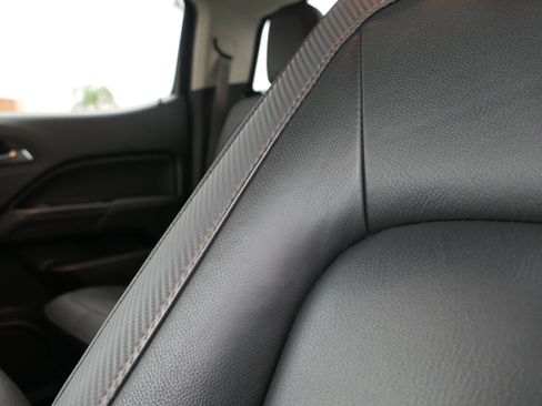 Used 2022 GMC Canyon AT4 image 14