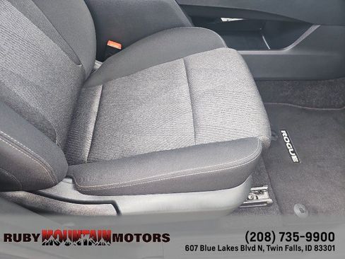 Used 2025 Nissan Rogue SV AWD/4WD image 36