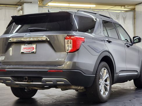 Used 2022 Ford Explorer XLT w/ Equipment Group 202A image 5