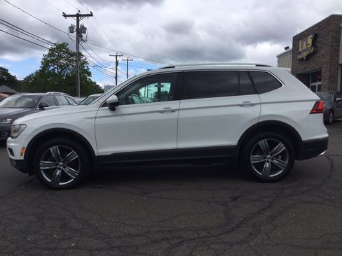 Used 2020 Volkswagen Tiguan SEL AWD/4WD image 11