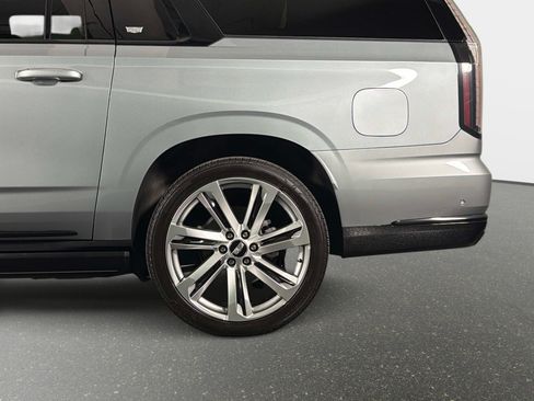 Used 2026 Cadillac Escalade ESV Platinum Sport AWD/4WD image 12