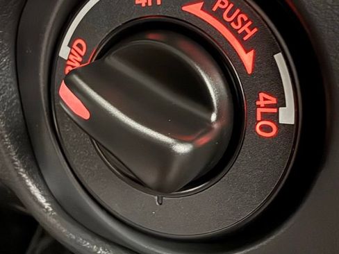 Used 2023 Nissan Frontier SV w/ Technology Package image 25