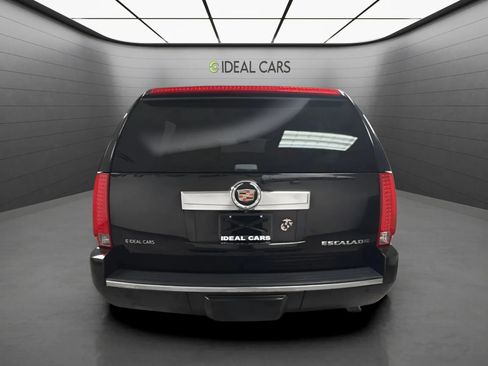 Used 2013 Cadillac Escalade ESV Luxury AWD/4WD image 6