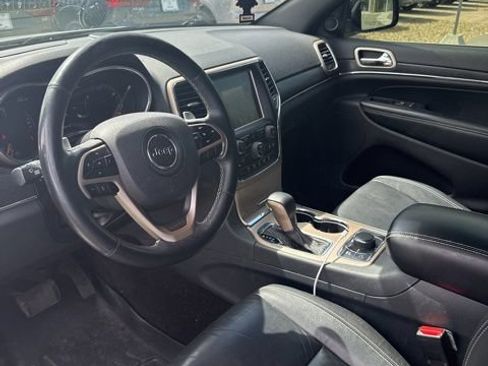 Used 2017 Jeep Grand Cherokee Limited AWD/4WD image 5