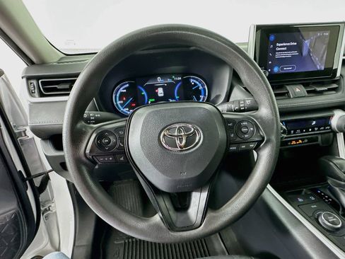 Used 2024 Toyota RAV4 XLE AWD/4WD image 11