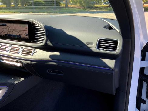 Used 2026 Mercedes-Benz GLS 450 4MATIC image 10