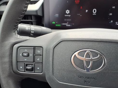 Used 2026 Toyota RAV4 XLE Premium AWD/4WD image 21