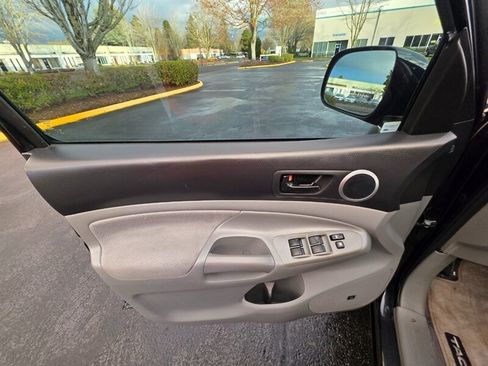 Used 2010 Toyota Tacoma 4x4 Double Cab image 37